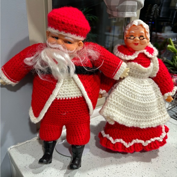 Santa and Mrs Claus Hand Made Crochet Dolls 1980s Vintage